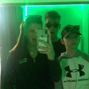 Meet your Posher, Brooke